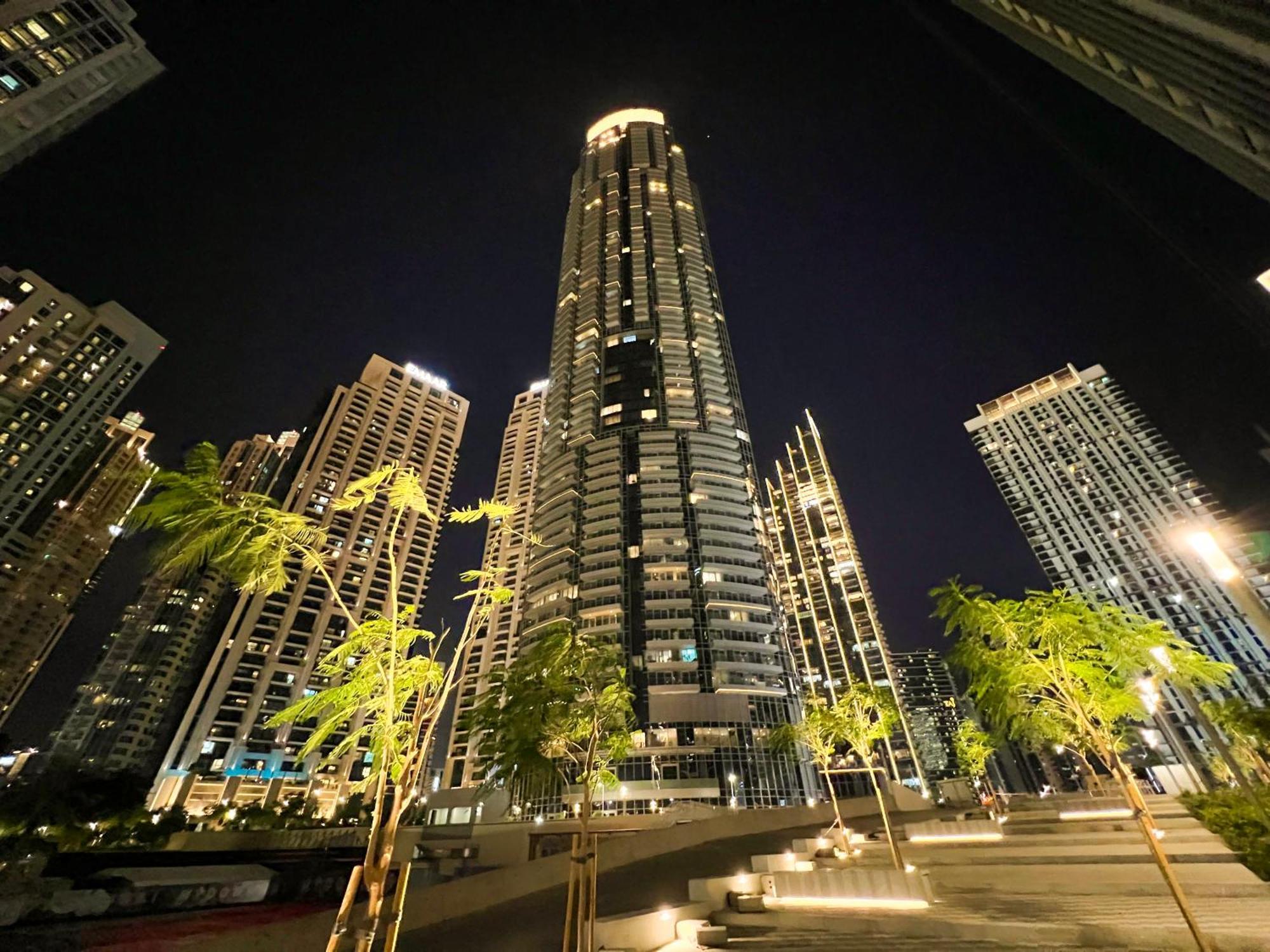 Downtown Luxury - Stunning Burj Khalifa & Sea View - 5 Minutes Walk To Dubai Mall Exterior foto